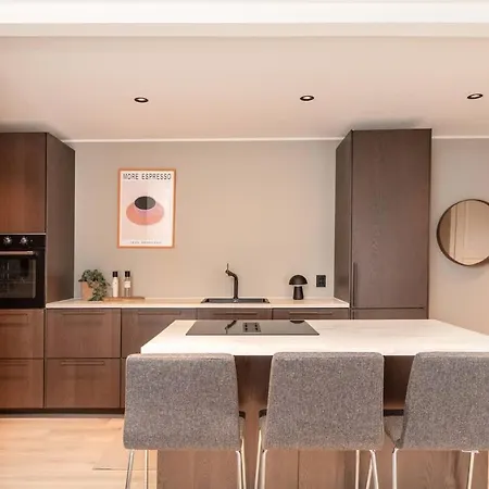 Dinbnb L 50 Meters To Bryggen L New 2023 L Sunny Backyard *