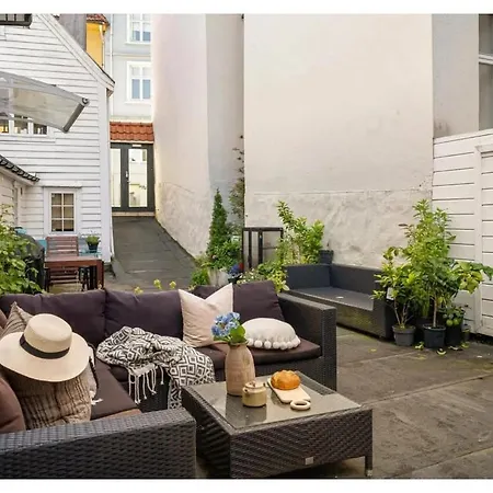 Dinbnb L 50 Meters To Bryggen L New 2023 L Sunny Backyard * Bergen