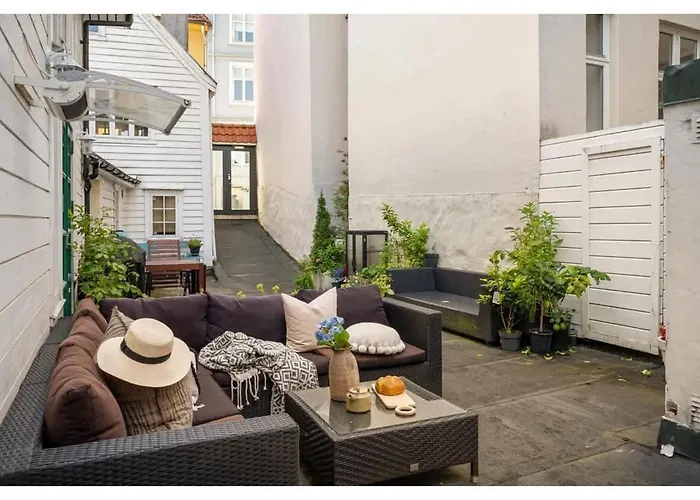Dinbnb L 50 Meters To Bryggen L New 2023 L Sunny Backyard * برغن